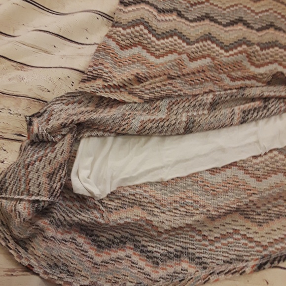 Gianni Bini asymmetrical cold shoulder dress - Picture 7 of 8